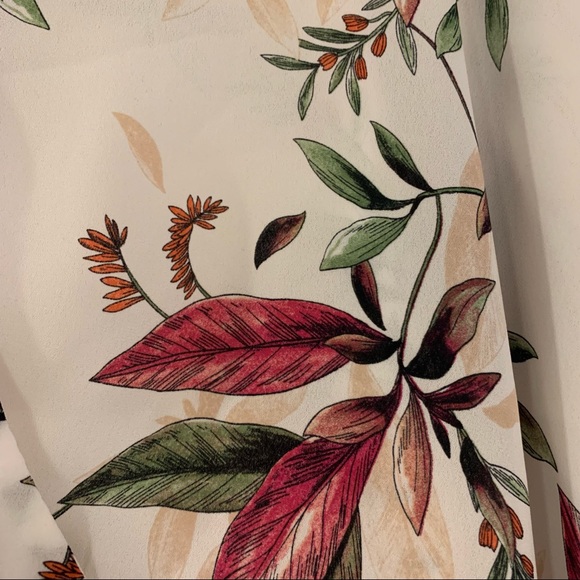 Worthington white and tropical flowers and leaves blouse size PL - Picture 3 of 7